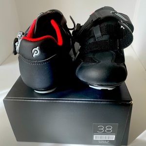 Peloton indoor cycling shoes. Cleats NOT included! Slightly worn. Original box!